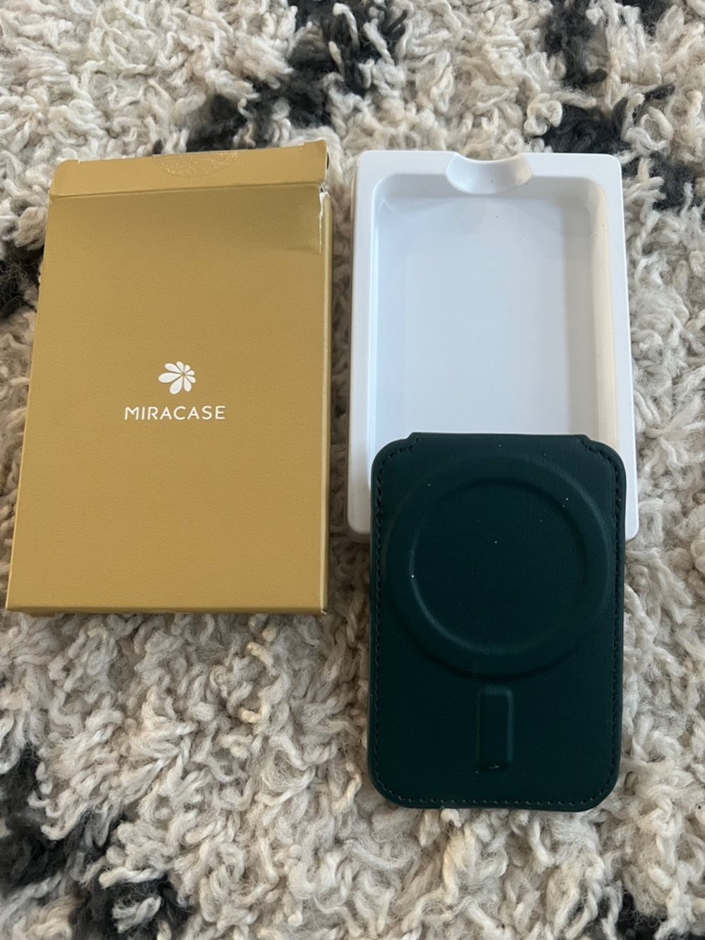 MIRACASE Magnetic Leather Wallet in Deep Green